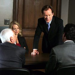 El abogado Shark con unos clientes