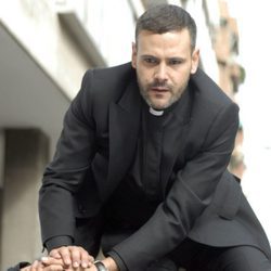 Roberto Enríquez vestido de cura en Quart