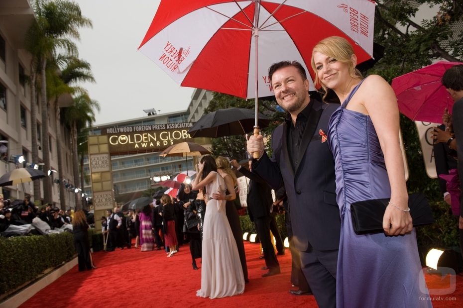 El cómico Ricky Gervais en los Globos de Oro 2010