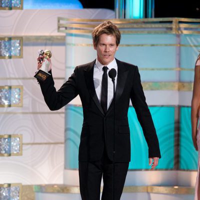 Kevin Bacon en los Globos de Oro 2010