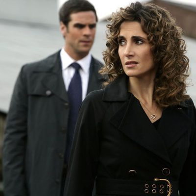 Melina Kanakaredes y Eddie Cahill en 'CSI: NY'