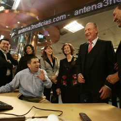 Los Reyes visitan 'Antena 3 Noticias'