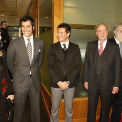 Jaime Cantizano y Jorge Fernández con los Reyes de España