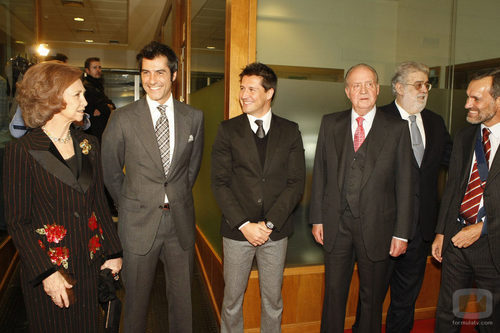 Jaime Cantizano y Jorge Fernández con los Reyes de España