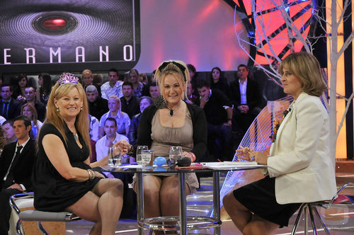 Pilarita y Saray con Mercedes Milá