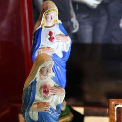 Imágenes de la Virgen encontradas en el avión de 'Lost'
