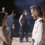 Frank Lapidus y Sun en charlan en 'Lost'