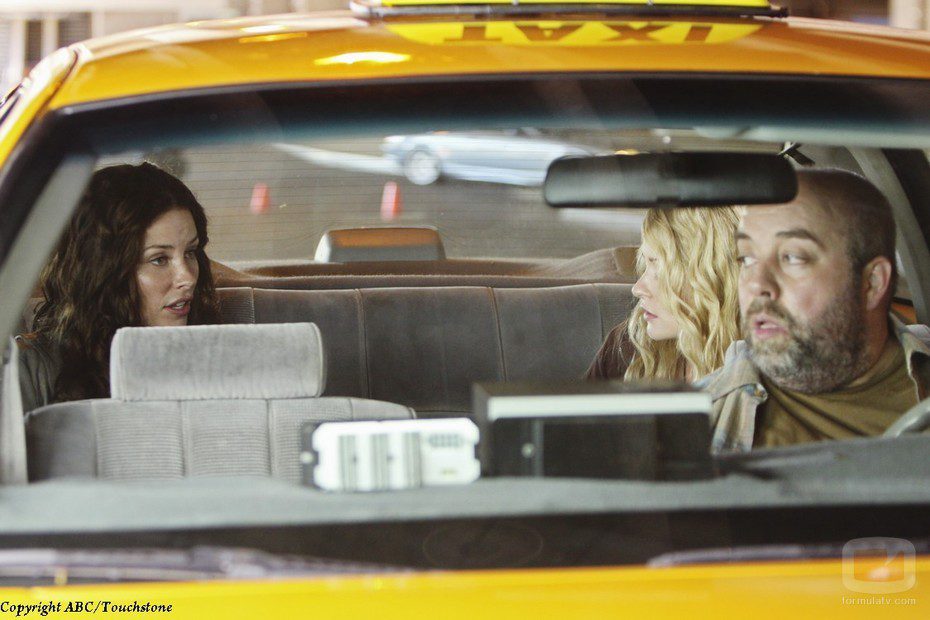 Kate conoce a Claire en 'What Kate Does'