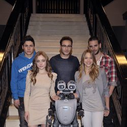 Los becarios de San Antonio junto a Win-E