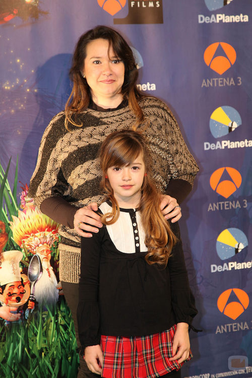 Carmen Sánchez junto a su madre