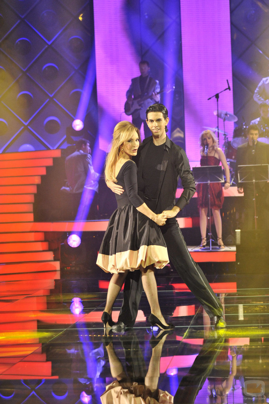 Carmen Lomana baila rock and roll en 'MBQ'