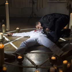 Mariano comprueba si el cuerpo respira