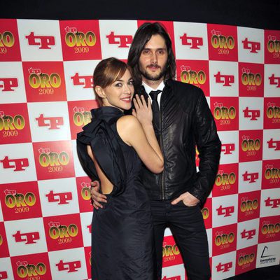 Marta Hazas y su pareja Sergio Mur en el photocall