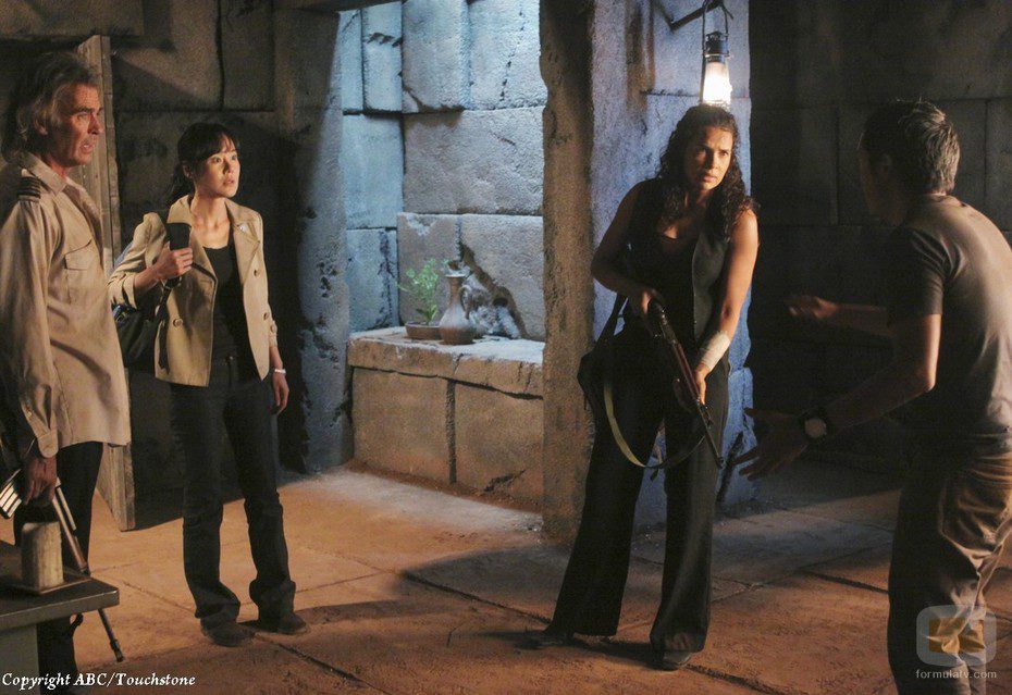 Illana, Sun y Lapidus se encuentran con Miles en el Templo