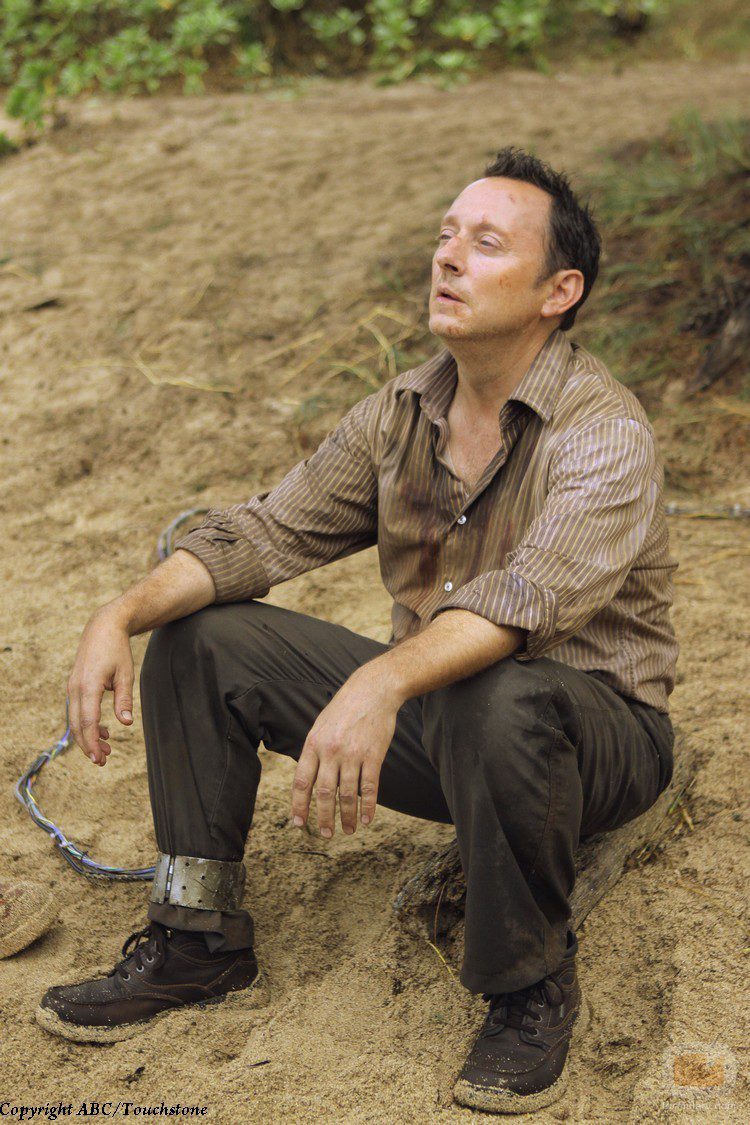 Ben Linus se sienta a descansar en 'Dr Linus'