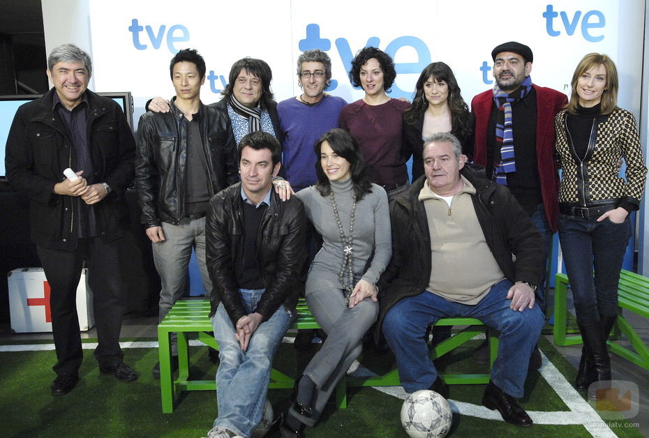 Eva Cebrián, Fernando L. Puig, y los actores de 'Pelotas'