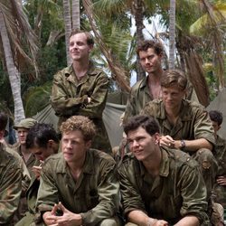 Grupo de soldados en 'The Pacific'