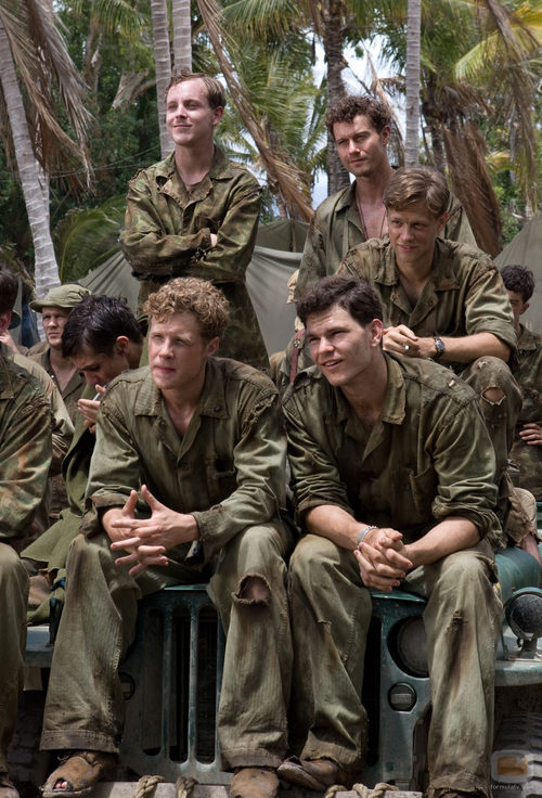 Grupo de soldados en 'The Pacific'