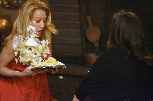 Patricia Wettig manchada de tarta en 'Cinco Hermanos'