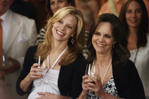 Sarah Jane Morris y Sally Field en 'Cinco Hermanos'