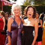 Helen Mirren y Sandra Oh en los Emmy del 2007