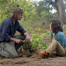 Josh Holloway y Sheila Kelley