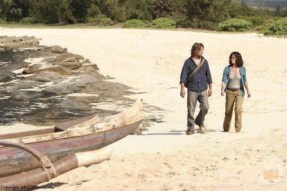 Josh Holloway y Sheila Kelley en 'Recon'