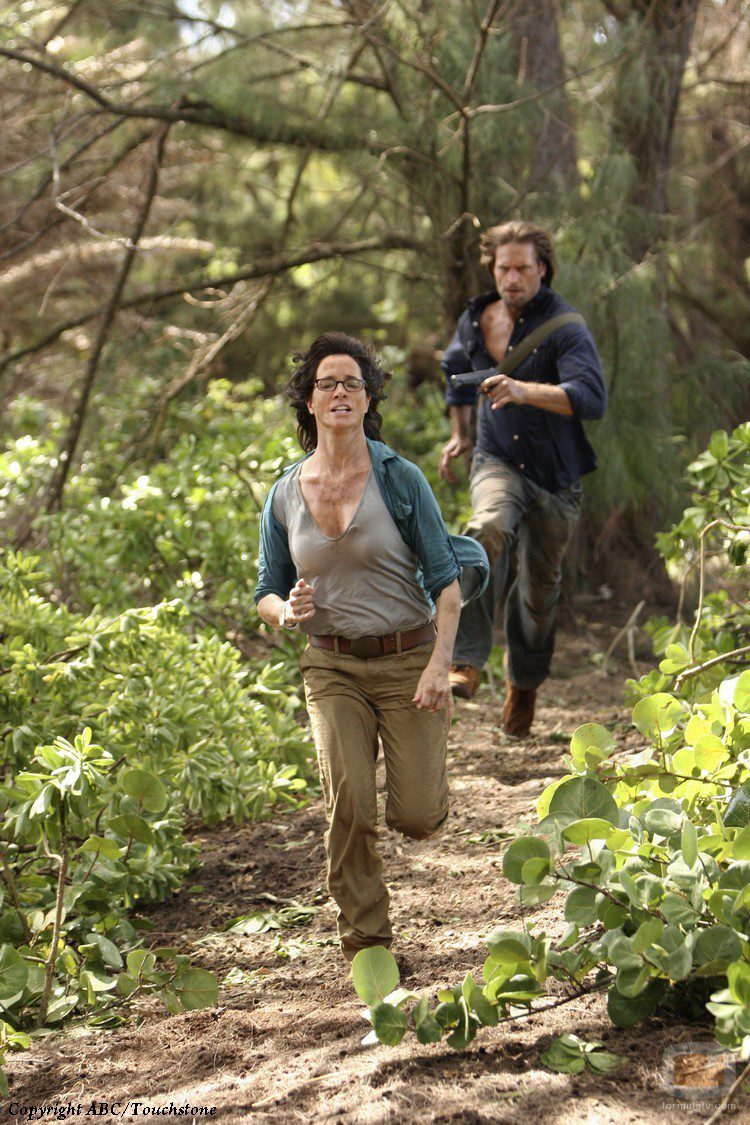 Sawyer persigue a Zoe