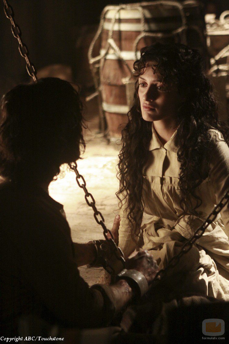 Ricardo habla con Isabella en 'Ab Aeterno'