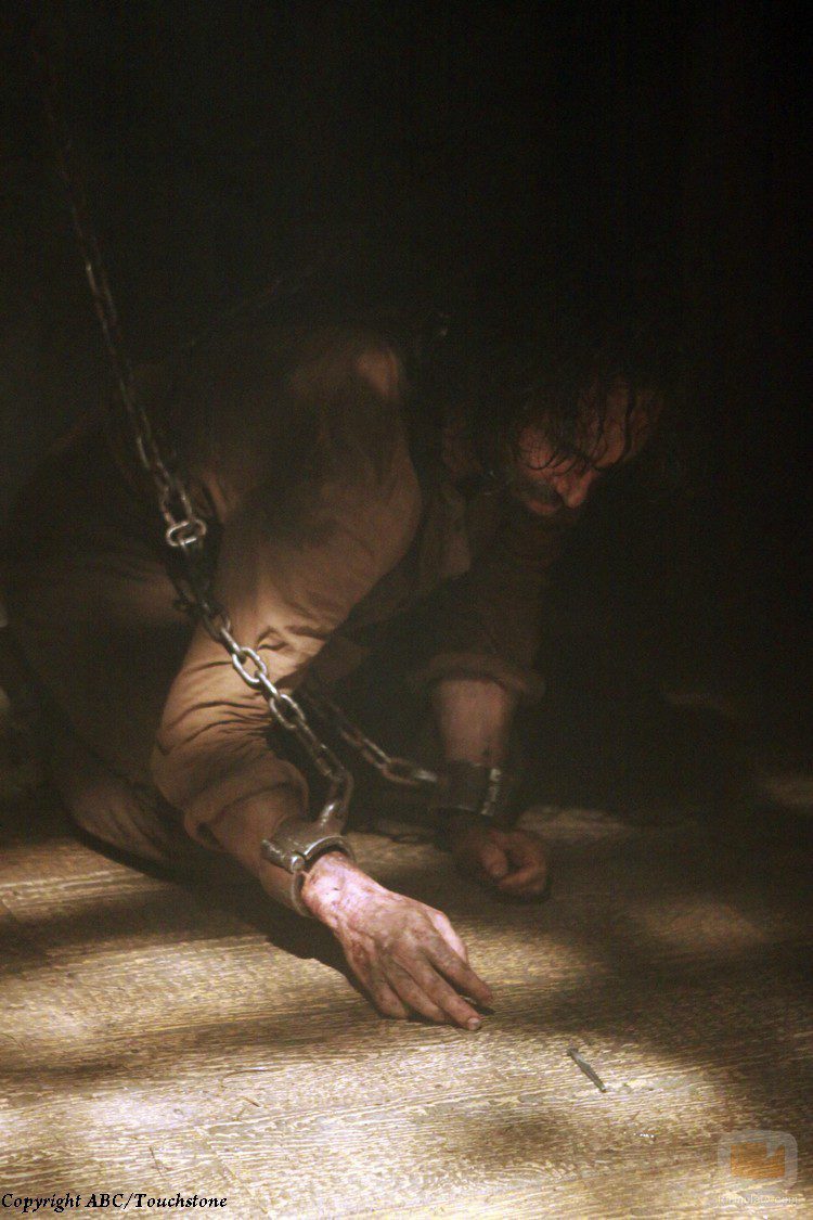 Richard Alpert intenta recuperar el clavo