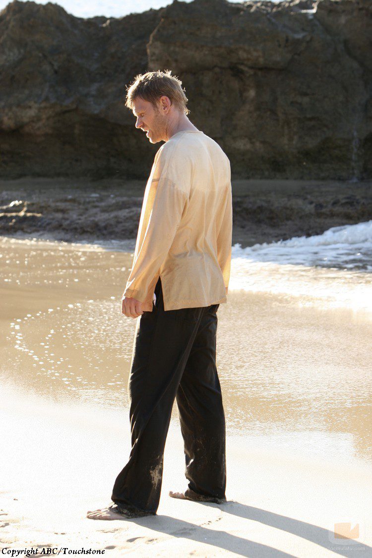 Jacob en la playa en 'Ab Aeterno'