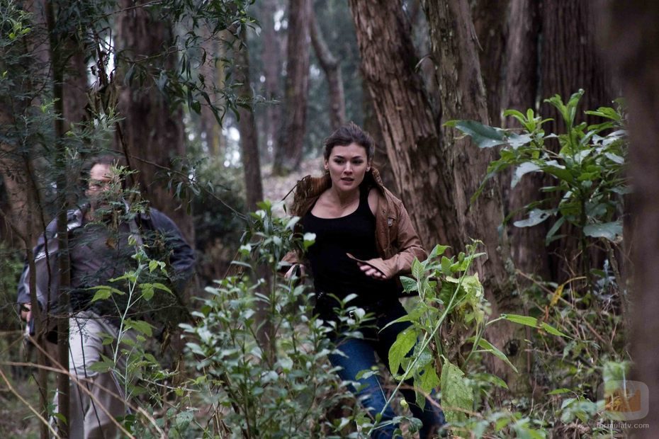 Marta Nieto y Pere Brasó corren por el bosque