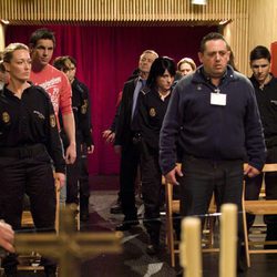 "Conexión y agua bendita"