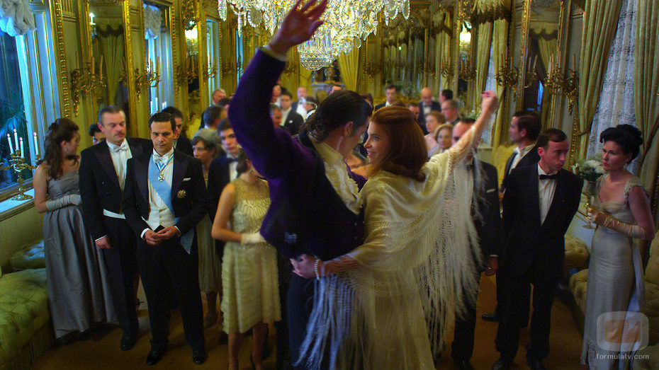 Cayetana recibiendo clases de baile