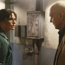 Zoe habla con Widmore