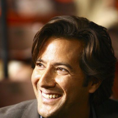 Henry Ian Cusick en 'Happily Ever After'