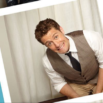 Matthew Morrison sonriente