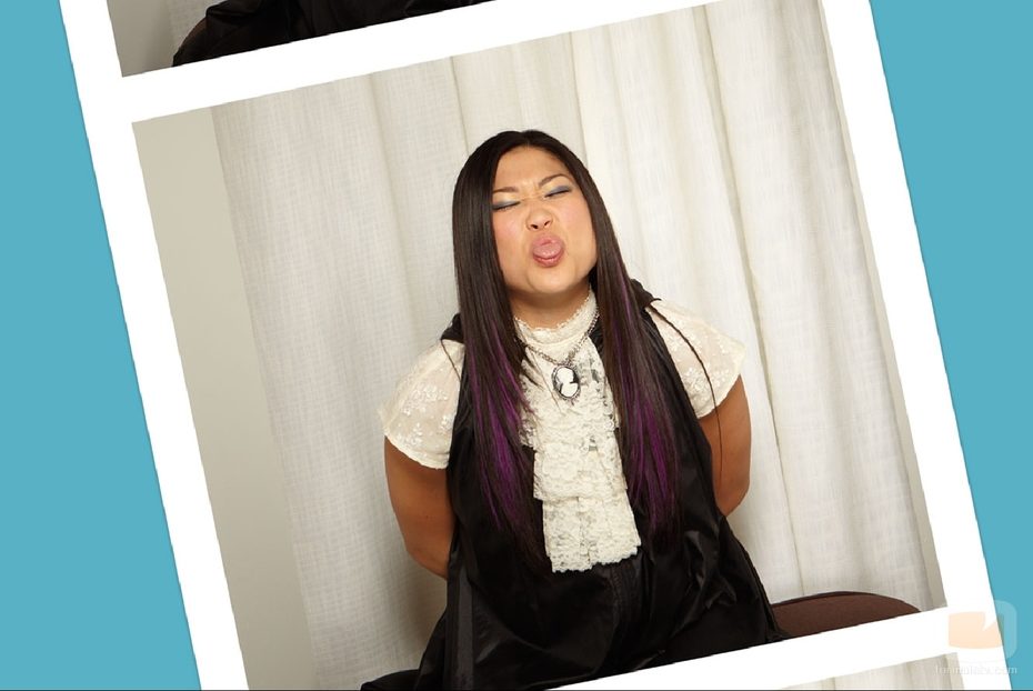Jenna Ushkowitz saca la lengua