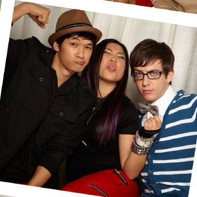 Harry Shum Jr., Jenna Ushkowitz y Kevin McHale en el fotomatón