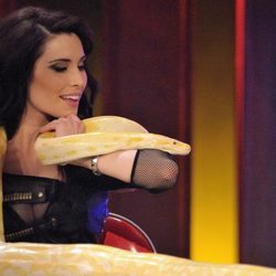 Pilar Rubio con una serpiente