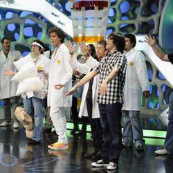 Mika con el equipo de 'El hormiguero'