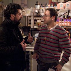 Paco habla con Povedilla en 'Los hombres de Paco'