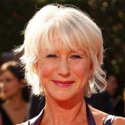 Helen Mirren posa en la gala de los Emmy del 2007