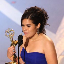America Ferrera recoge el Emmy en el año 2007