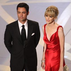 Danny Pino y Kathryn Morris