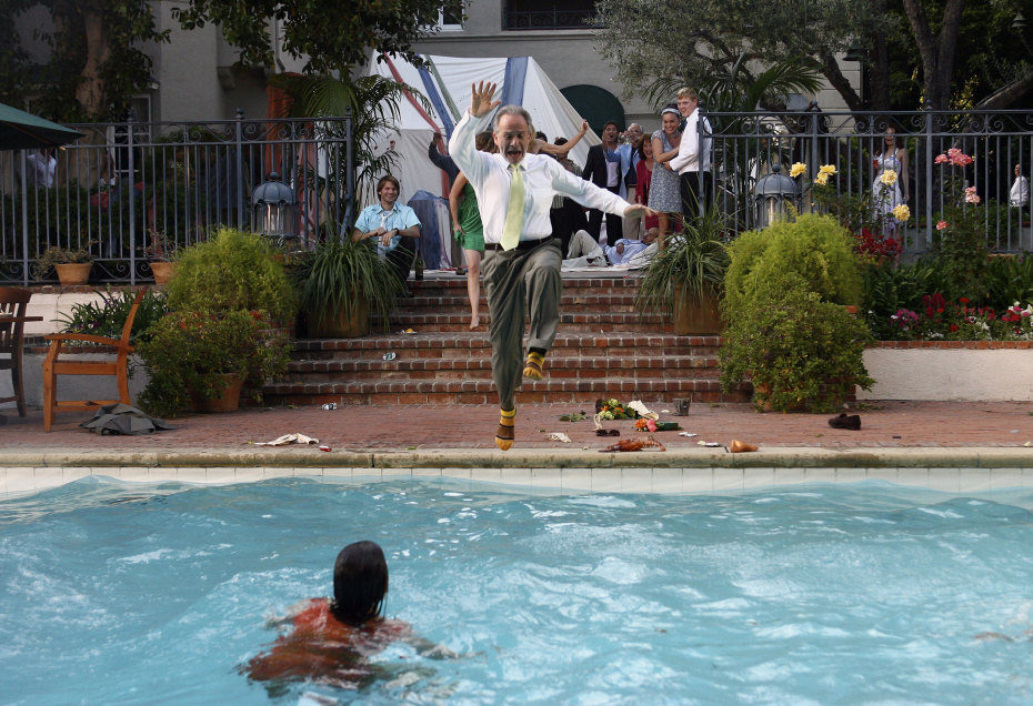 Ron Rifkin se tira a la piscina en 'Matriarca'