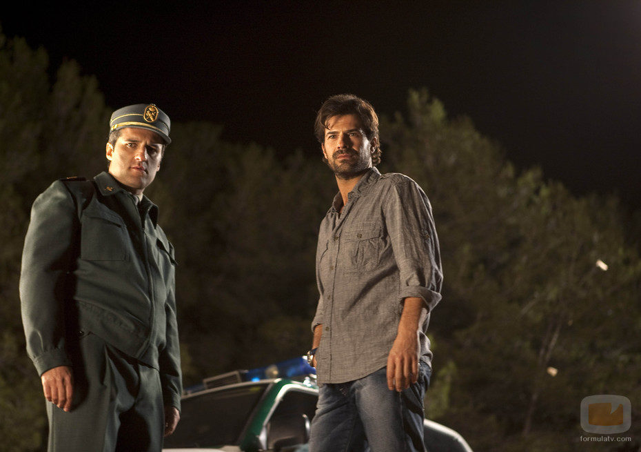 Juan Reyes con la policía