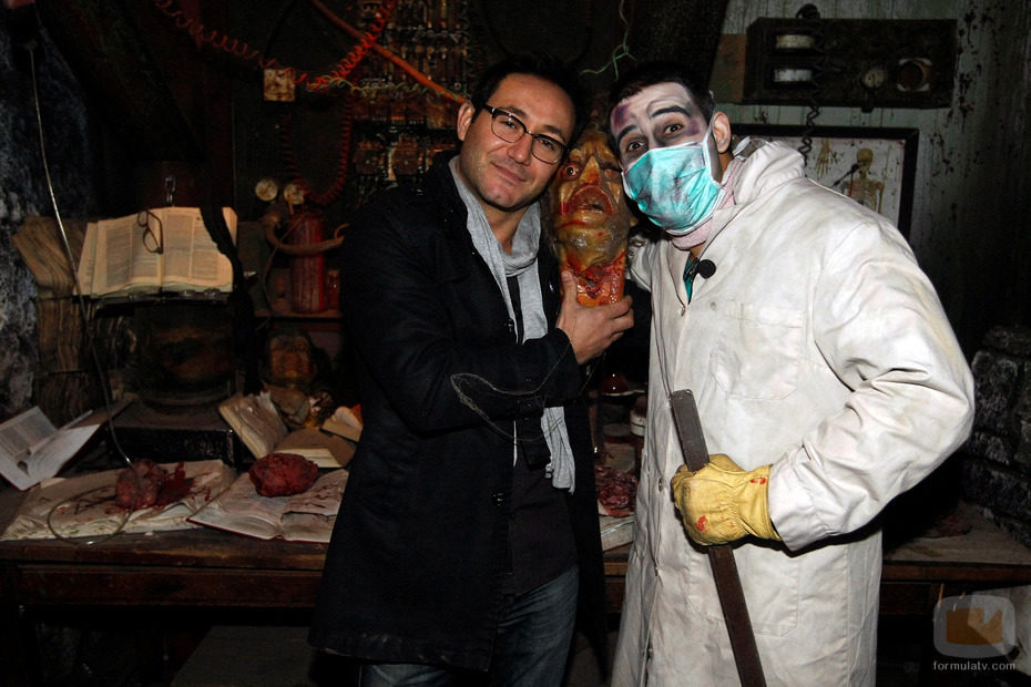 Carlos Santos sale en El Viejo Caserón