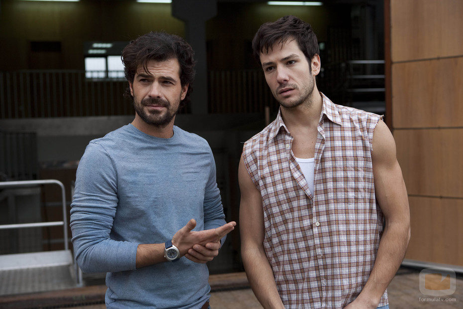 Juan Reyes (Rodolfo Sancho) y Frank Reyes (Alejandro Albarracín)