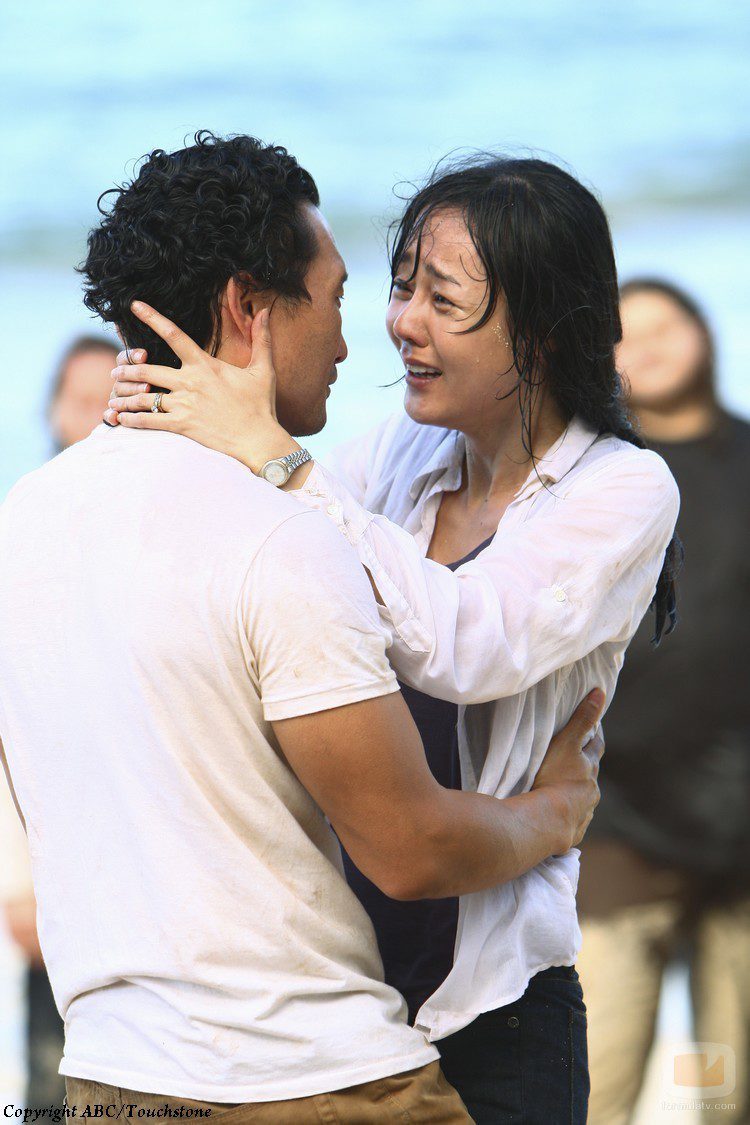 Sun y Jin se miran fijamente en 'Lost'